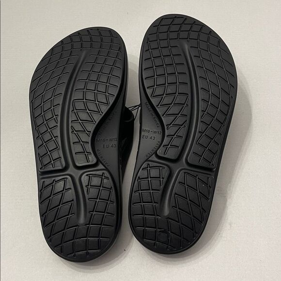 OOFOS Unisex OOriginal Sport Thong Sandal Size M10/W12 Black New - Picture 5 of 10